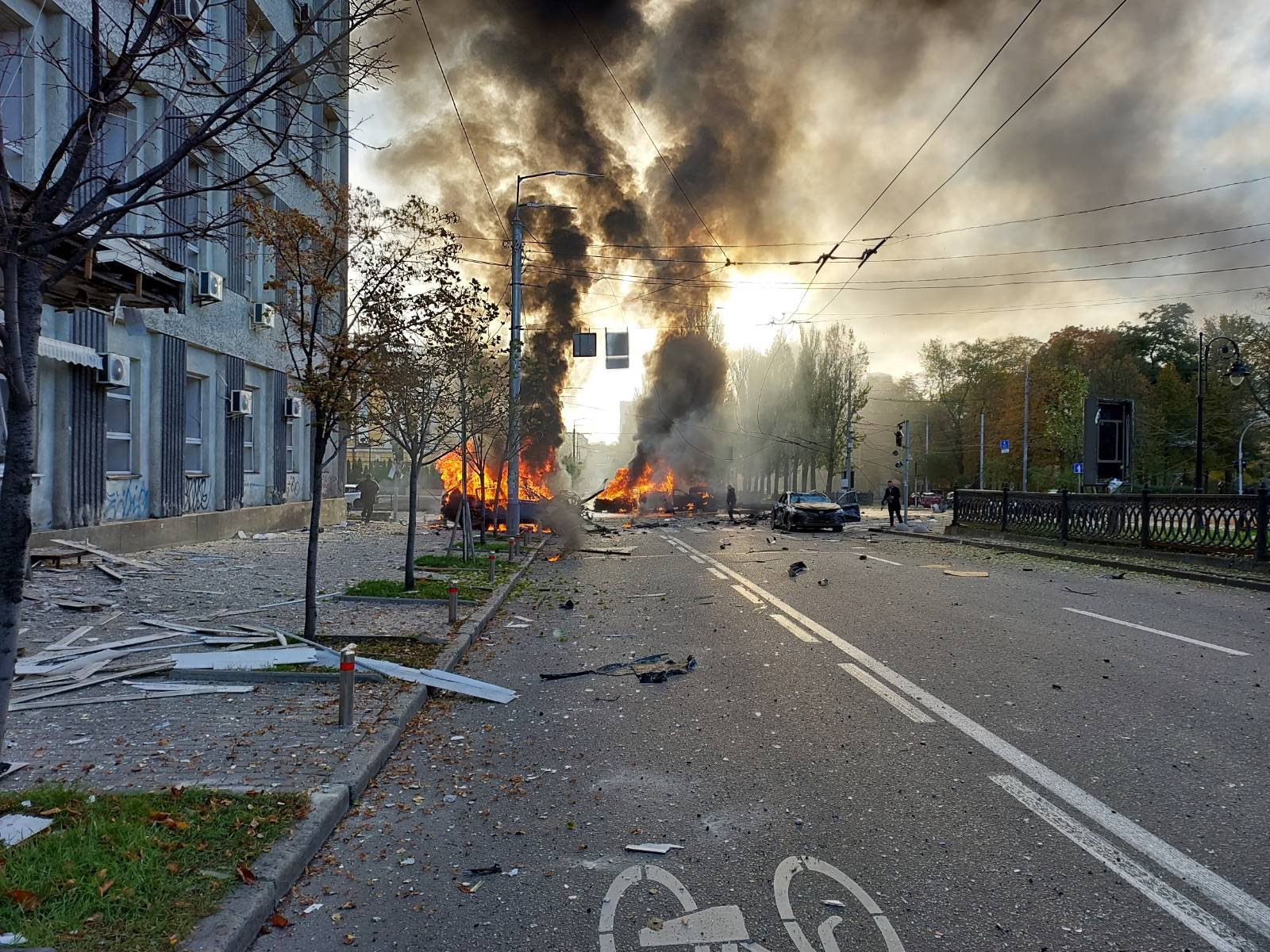 У Дніпрі жахливе влучання: окупаційні удари по містах України