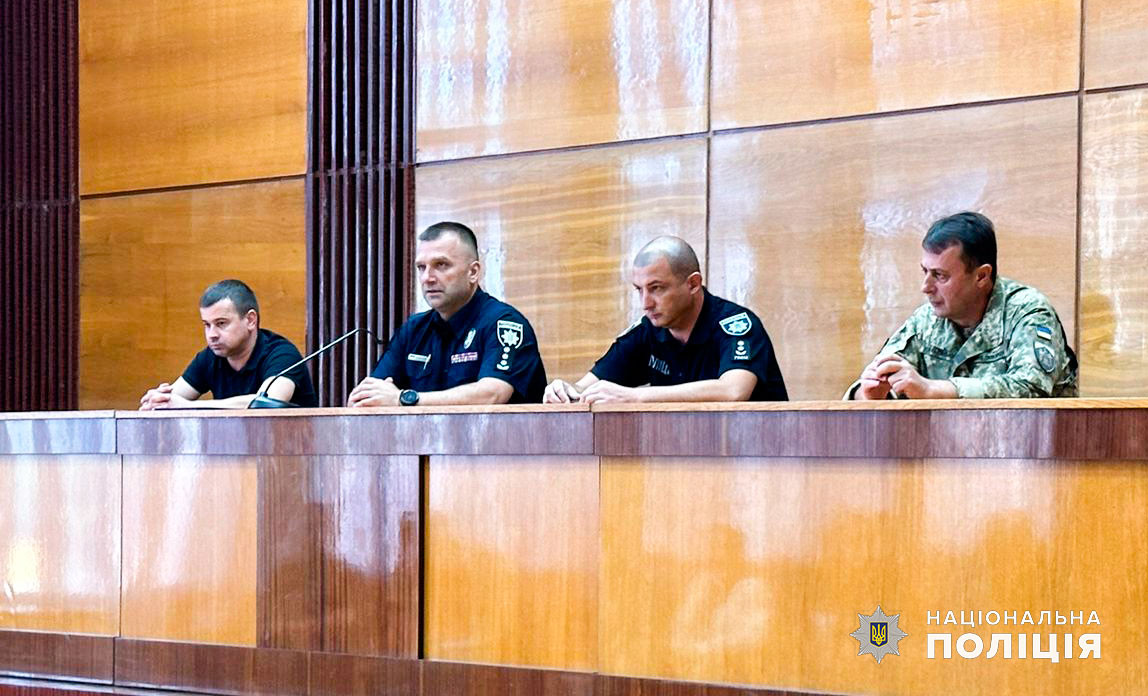 -
У Чернівецькому районному управлінні поліції - новий керівник: ним став підполковник Олександр Киселиця