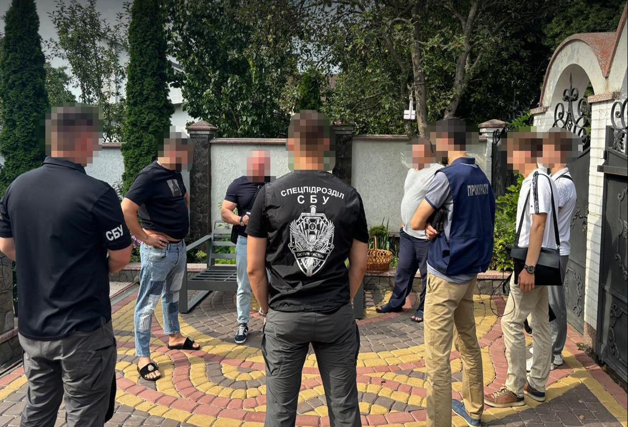 У Чернівцях за контрабанду з Румунії вугільних фільтрів на 15 мільйонів гривень судили місцевого жителя. Товар вирішили конфіскувати і... знищити