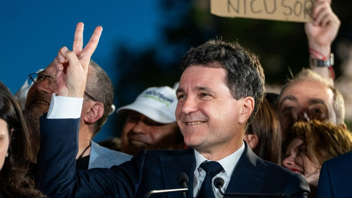 У Румунії після підрахунку 98,8% голосів на президентських виборах перемагає прозахідний Нікушор Дан