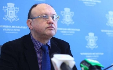 Екс-керівник управління освіти Чернівців Мартинюк, якого звільнив Продан, через суд поновлюється на посаді