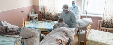 COVID-19: На Буковині за добу шпиталізували 150 людей, 9 хворих померло