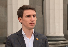 Депутат від "Слуги народу" з Буковини Максим Павлюк пояснив, чому 5-й рік поспіль декларує виграші в лотерею
