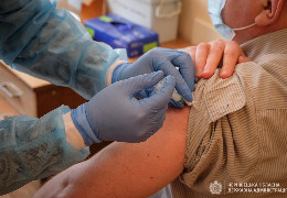 Шмигаль: Усі українці, які захочуть вакцинуватися проти COVID-19, зможуть це зробити безкоштовно
