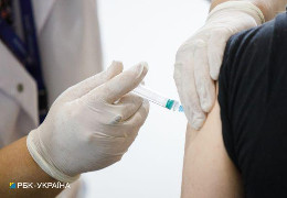 Pfizer наполягає на схваленні третьої дози своєї вакцини