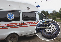 На Буковині внаслідок зіткнення двох скутерів постраждали троє юнаків