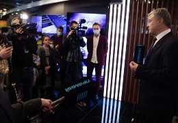 Порошенко передав акції "Прямого" і "5 каналу" журналістам