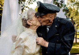 Подружжя із США — Ройс та Френкі Кінг зіграли повторне весілля через 77 років після одруження
