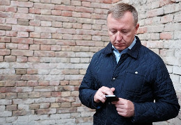 Голова ОДА Осачук, відставки якого вимагають депутати Чернівецької райради, отримав у листопаді зарплату понад 77 тисяч гривень