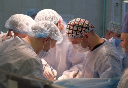 Голова облради Бойко доклав чимало зусиль, щоб на Буковині стали можливими операції високого рівня, зокрема, зі трансплантології, - прес-служба ради