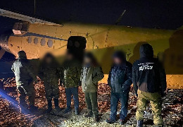 На кордоні з Молдовою виявили списаний літак Ан-2 та контрабандистів, які планували переміщувати через кордон підакцизні товари