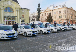 Поліцейські Буковини отримали 18 нових автомобілів для несення служби