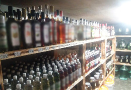 У Чернівцях накрили підпільний цех з виробництва та збуту контрафактного алкоголю