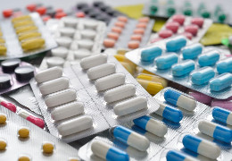 Медик із Буковини закликав аптеки допомогти з ліками для військових