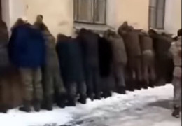 У Сумах захисники України показали натовп взятих у полон росіян. З’явилося відео