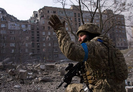 Слабких ніхто не любить: чому українцям в цій боротьбі розраховувати потрібно, в основному, на самих себе
