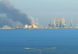 Повна версія відео знищення великого десантного корабля ВМФ РФ "Саратов" у Бердянську. ВІДЕО від Бутусова