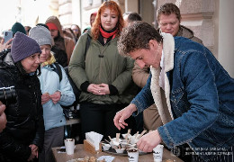 Незламний дух українців: у Чернівцях презентували унікальну каву Ukrainer та паляницю від Клопотенка