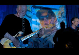 Легендарний гурт "Pink Floyd" випустив кліп на пісню, присвячену Україні, у якому лунає спів соліста гурту «Бумбокс» Андрія Хливнюка «Ой, у лузі червона калина»
