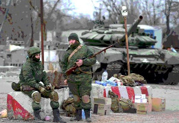 На окупованій Луганщині "мобілізованим" видають застарілу зброю: гвинтівки Мосіна й радянські каски