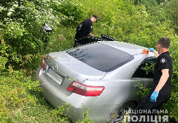 Знайшли мертвим в автомобілі: буковинські поліцейські розкрили вбивство бандитами місцевого жителя