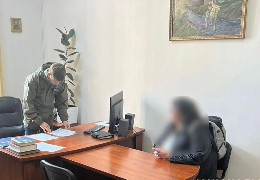 Депутатку Заставнівської міськради Юлію Дупешко-Джус та її чоловіка Василя підозрюють у махінаціях з гуманітарним авто. Вони хочуть оскаржувати