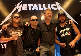 Легендарна Metallica зібрала $1 млн для українських біженців