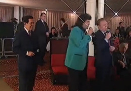 Архівне відео: Як Кучма на вечірці перебив Кобзона і заспівав з Бобулом українську народну пісню