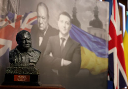 Зеленський отримав премію Вінстона Черчилля за лідерство