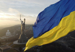 Україна святкує День Незалежності в умовах війни під звуки повітряних тривог. Привітання Президента України і Головнокомандувача ЗСУ