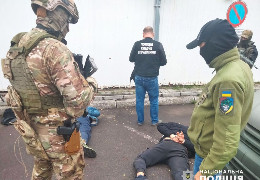 Буковинські правоохоронці затримали волинянина за підробку документів і незаконне переправлення ухилянтів через кордон