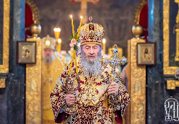 В Києво-Печерській лаврі на митрополита Онуфрія перевернулася одна з десяти чаш – пролилась Кров Христа