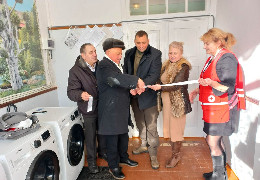 Вижницька міська рада виграла міні-грант від Червоного Хреста України і облаштувала у будинку культури соціальну пральню