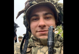 У важких боях на Донеччині загинув мужній воїн з Буковини Тимур Дольменко, який не дожив три тижні до свого 24-ліття...