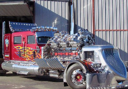 Ціна $12 мільйонів та майже 4000 сил: показали найбожевільнішу вантажівку у світі