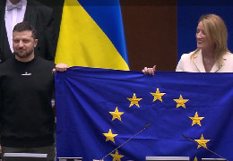 "Зараз я тут, щоб захистити шлях додому нашого народу" — Зеленський виступив на засіданні Європарламенту у Брюсселі