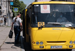 У Чернівцях змінили умови конкурсу для перевізників: автобус не старіший 2006 року випуску та електронна оплата