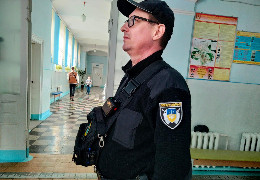 У всіх школах Чернівецької громади запроваджено фізичну охорону учнів - мер міста Клічук