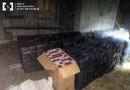 На Буковині детективи Бюро економічної безпеки вилучили контрафактні цигарки на пів мільйона гривень