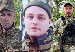 На Буковині сьогодні прощаються з трьома Героями, які загинули в боях з російськими окупантами