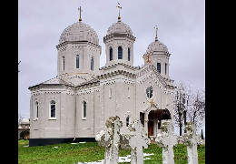 На Буковині віряни Московського патріархату накинулися з прокльонами на експедицію із пошуку та обліку старовинних цвинтарів