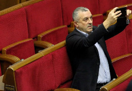 В НСЖУ повідомили, що народний депутат Мазурашу з Буковини, не є членом спілки: виключили за несплату внесків