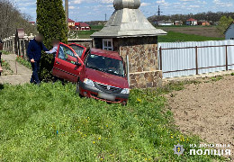 У Суховерхові на Кіцманщині смертельна аварія: в ДТП загинув 78-річний водій Dacia Logan, травмована пасажирка