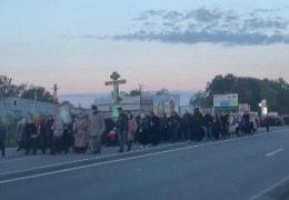 На Буковині, незважаючи на заборону, віряни УПЦ МП пішли у хресний хід: поліція склала протокол