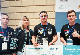 Команда з Чернівців  «Зігріймо Україну» стала переможцем Національного конкурсу на кращу учнівську JA-компанію 2023 року