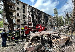 Нічна ракетна атака на Україну: у Кривому Розі окупанти влучили у 5-поверхівку, є загиблі та постраждалі