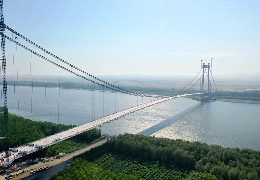 У Румунії відкрили рух через найдовший міст над Дунаєм