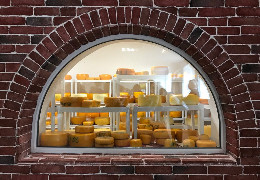 Смачного сиру буде більше: сирний кооператив на Буковині отримав нове обладнання на понад 300 тисяч гривень