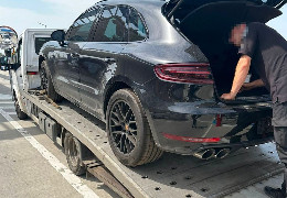 Намагалися вивезти Porsche через Молдову: майно родини одеського ексвійськкома Борисова заарештували