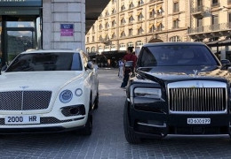 Як автозлодії серед білого дня з дилерського центру викрали два Rolls Royce та Bentley
